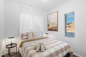 Best Location Armadale Sleeps 6