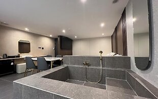 Suwon Hound Hotel