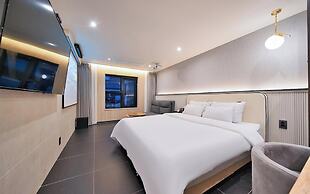 Suwon Hound Hotel