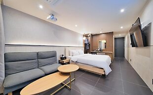 Suwon Hound Hotel