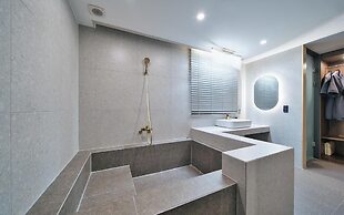 Suwon Hound Hotel
