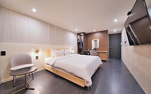 Suwon Hound Hotel