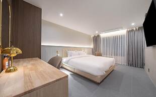 Suwon Hound Hotel