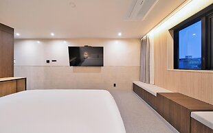 Suwon Hound Hotel