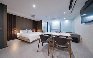 Suwon Hound Hotel