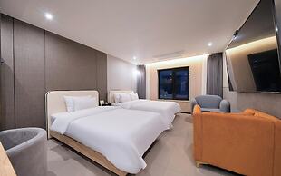 Suwon Hound Hotel