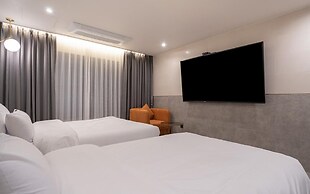 Suwon Hound Hotel