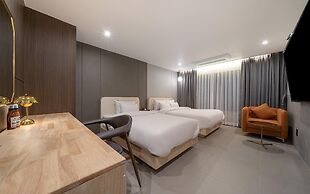 Suwon Hound Hotel