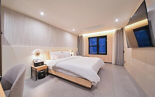 Suwon Hound Hotel