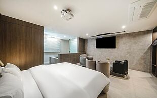 Suwon Hound Hotel