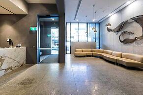 A Cozy & Modern 2BR Apartment, Fantastic Views