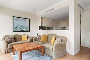 Stylish & Cozy 4BR Retreat With Free Parking