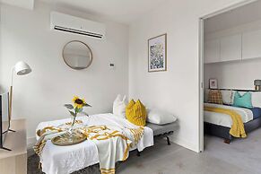 A Comfy & Stylish Apt Near Melbourne Central & QV