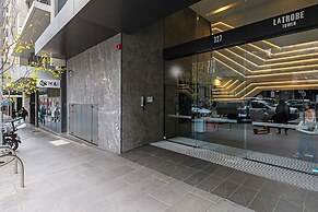 A Comfy & Stylish Apt Near Melbourne Central & QV
