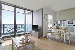 A Cozy 2BR Apt With Harbour Views, Free Parking