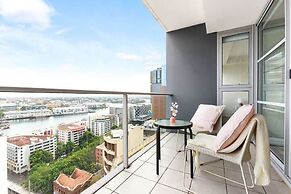 A Comfy & Spacious 2BR Apt Harbour View