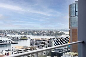 A Comfy & Spacious 2BR Apt Harbour View