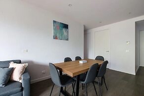 A 3BR Apt Next to Melbourne Zoo, Free Parking