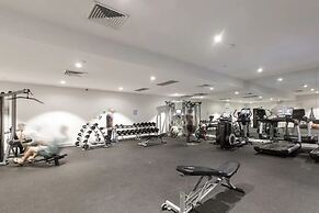 A 3BR Apt Next to Melbourne Zoo, Free Parking