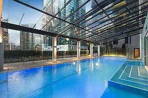 A Large 2BR Apt Near Crown, Sleeps 8, Free Parking