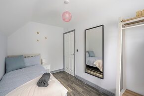 Detached House in Quiet Village - Pets Allowed