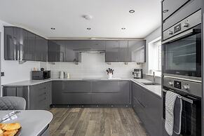Detached House in Quiet Village - Pets Allowed