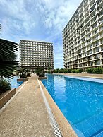 Studio Retreat with Balcony and Pool