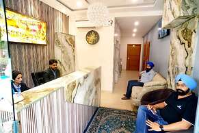 HOTEL DIVINE STAY