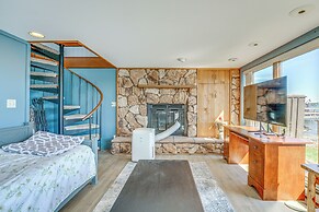 Spacious Riverfront Home w/ Dock in St Clair!