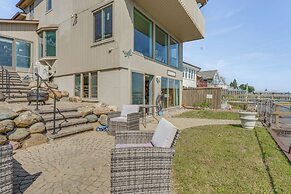 Spacious Riverfront Home w/ Dock in St Clair!