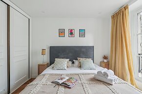 Chic 1BR Near Louvre & Musee d Orsay