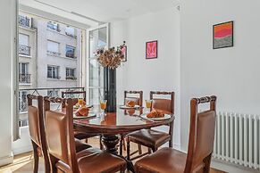 Chic 1BR Near Louvre & Musee d Orsay
