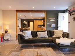 Lower Well Farm House