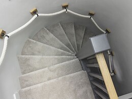 Lower Well Farm House