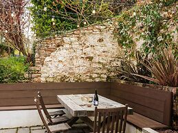 Lower Well Farm House