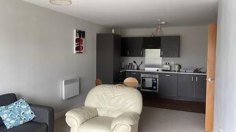 Apartment - Sleeps 4, Pets Allowed & Parking