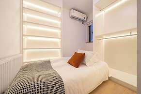 Book and Bed-People's Square