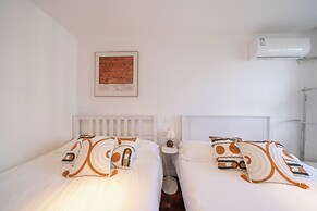 Book and Bed-People's Square