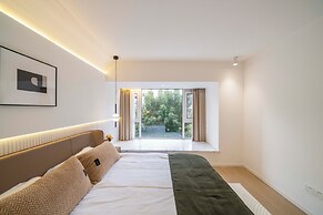 Book and Bed-People's Square