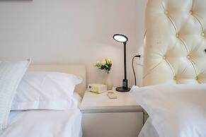Book and Bed-People's Square