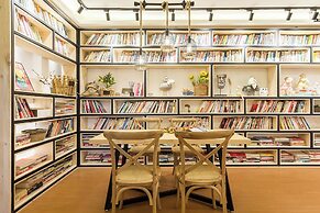 Book and Bed-People's Square