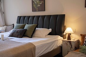Book and Bed-People's Square