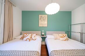 Book and Bed-People's Square