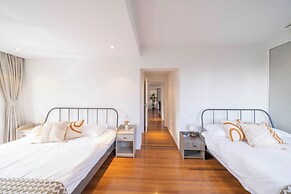 Book and Bed-People's Square