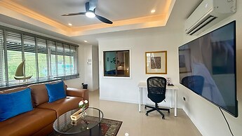 Palace - Spacious 1 Bedroom Condo With Shared Pool