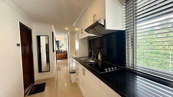Palace - Spacious 1 Bedroom Condo With Shared Pool
