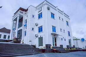 TAJ SUITES