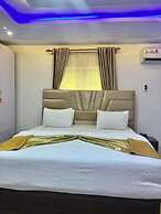 White Chase Hotel and Suites