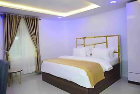 White Chase Hotel and Suites