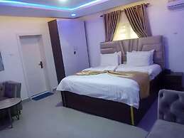 White Chase Hotel and Suites